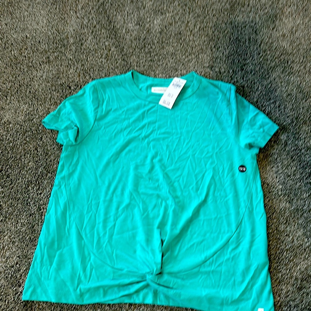 Abercrombie Kids tee with knot.  Size 15/16. New with tags!